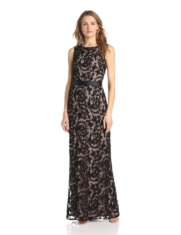 Sleeveless Dress With Keyhole BackAdrianna Papell - Fitted Sleeveless Jewel Neck Sheath Dress 81883180 - 1 Pc Black in Size 14 Available