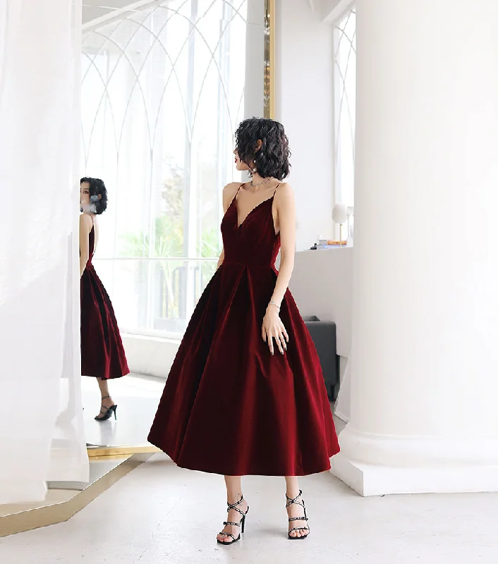 prom dresses for hourglass figuresBurgundy v neck velvet short prom dress  8345