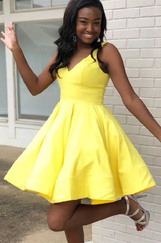 chic party dressesKnee Length V-neckline Yellow Homecoming Dress