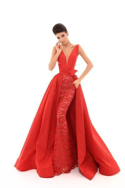 Formal Dress for Theater OpeningsTarik Ediz - Plunging V-Neck Gown with Detachable Overskirt 50468 - 1 pc Red In Size 6 Available